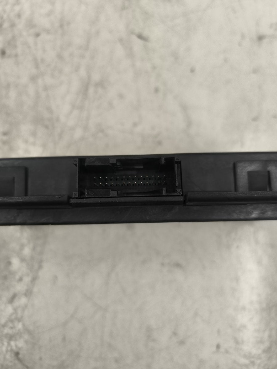 BMW 3 (E90, E91, E92, E93) (2005-2011) /  2010 Ohjausyksikkö, mukavuus yksikkö (body control module / BCM) - 6135922459701