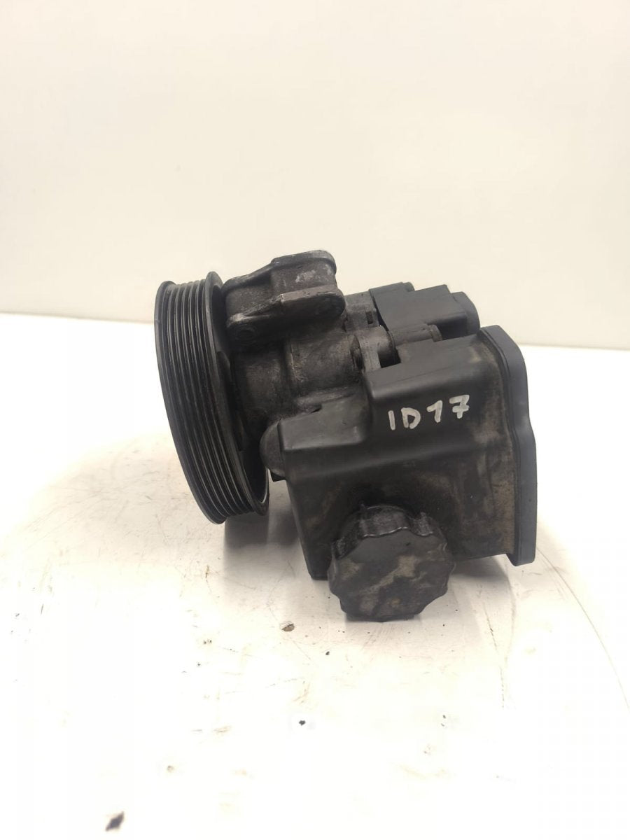 MERCEDES-BENZ E-CLASS (W211) (2002-2009) 2004 Ohjaustehostin pumppu - A6112300115 0024667301 LH2110306
