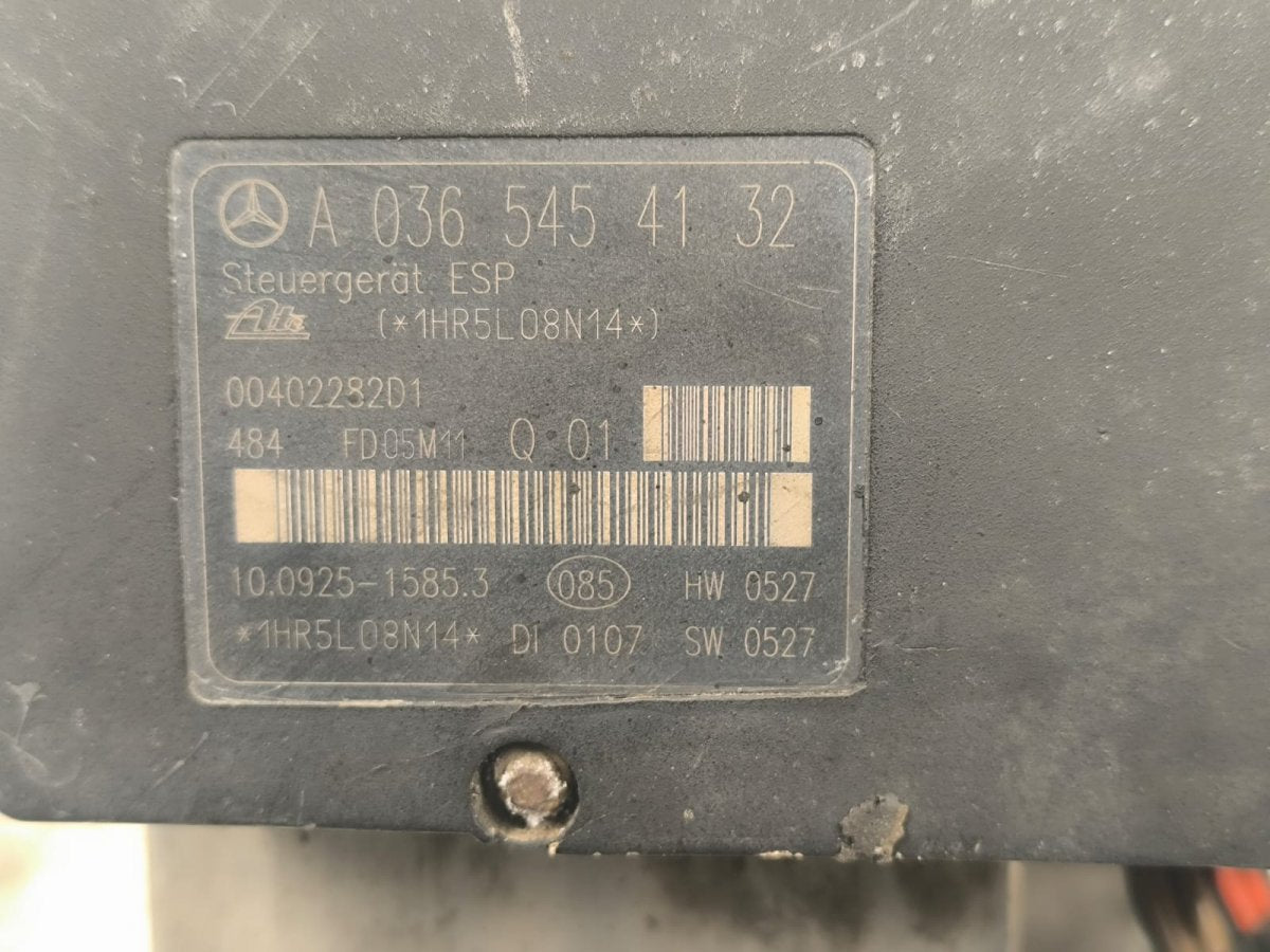 MERCEDES-BENZ C-CLASS (W203, CL203) (2000-2011) /  2004 ABS hydraulikoneisto - A0054312912 A0365454132 00402282D1