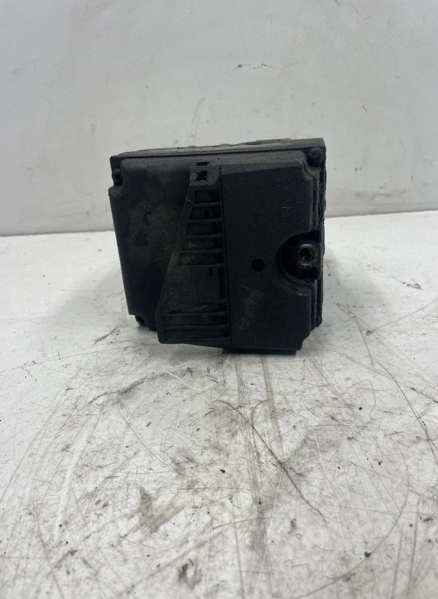 AUDI A8 (4D2, 4D8) (1994-2002) 1995 ABS hydraulikoneisto - M121048843 4D0814111F 0265218014