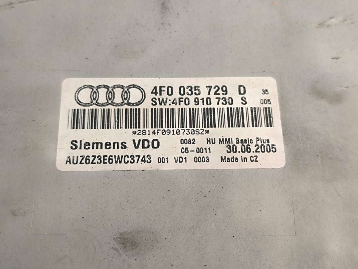 AUDI A6 / A6 ALLROAD (C6, 4F) (2004-2011) /  2005 Cd vaihtaja - 4F0035729D 4F0910730S