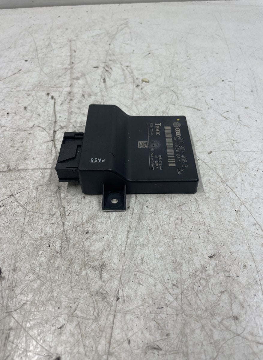 AUDI A6 / A6 ALLROAD (C6, 4F) (2004-2011) /  2004 Ohjausyksikkö, central gateway module - 4F0 907 468