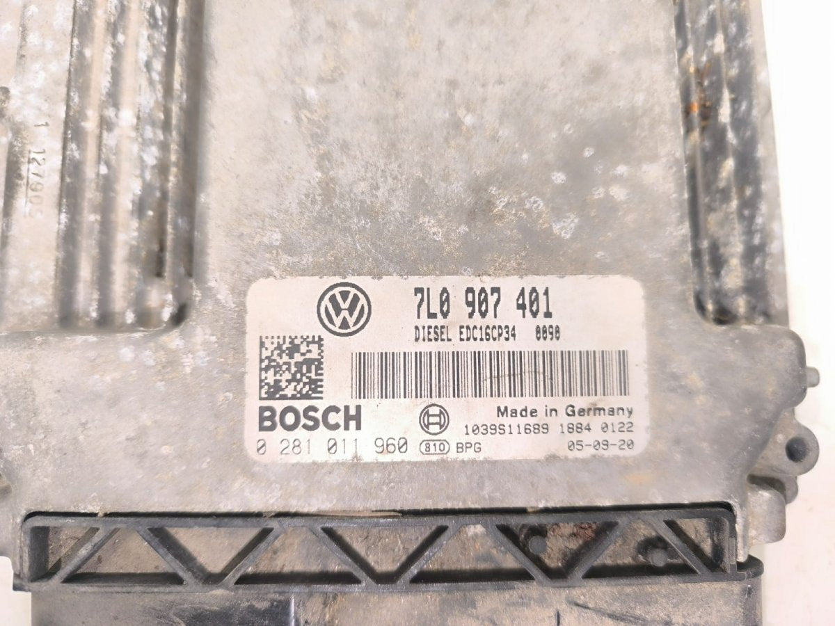 VW TOUAREG I (7L) (2002-2010) 2005 Ohjausyksikkö, moottori - 7L0907401 0281011960