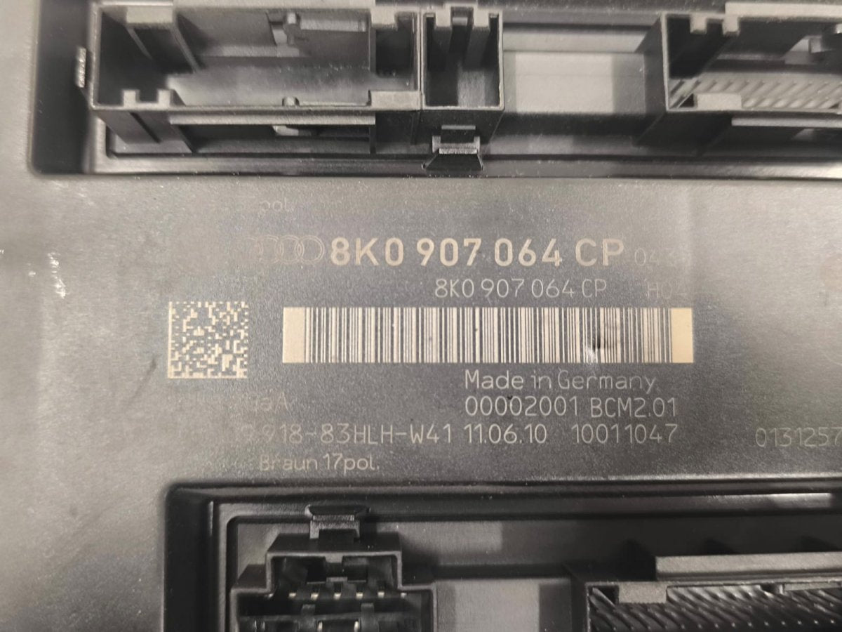 AUDI A5 (B8) (2007-2016) 2010 Ohjausyksikkö, mukavuus yksikkö (body control module / BCM) - 8K0907064CP 0131257207