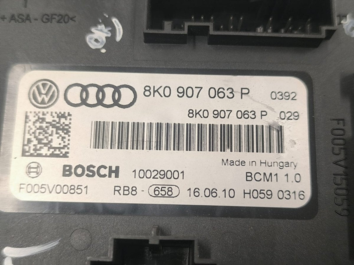 AUDI A5 (B8) (2007-2016) 2010 Ohjausyksikkö, ONBOARD SUPPLY - 8K0907063P F005V00851