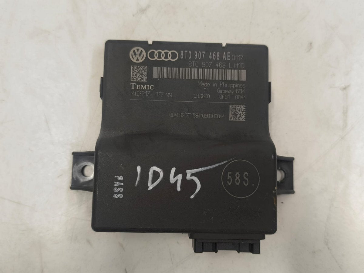 AUDI A5 (B8) (2007-2016) 2010 Ohjausyksikkö, central gateway module - 8T0907468AE 403217 8T0907468L