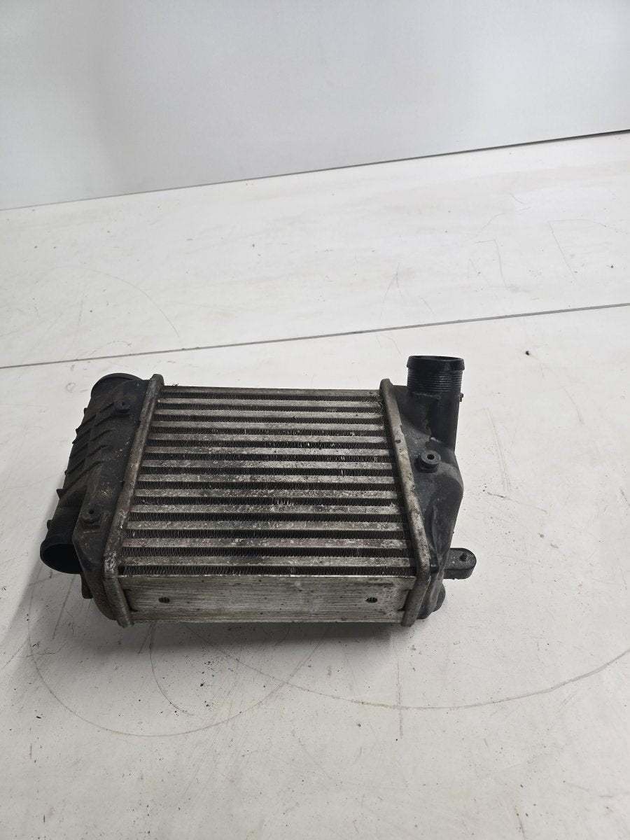 AUDI A6 / A6 ALLROAD (C6, 4F) (2004-2011) /  2006 Välijäähdytin / intercoolerin kenno - 4F0145806AA