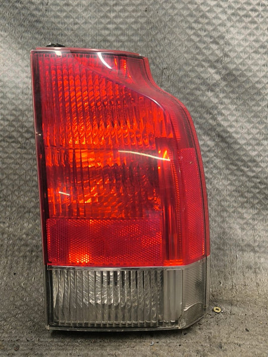 VOLVO V70 II / XC70 I (P80) (2000-2007) /  2004 Takavalo lokasuojan oikea - 9154498 9154502GB