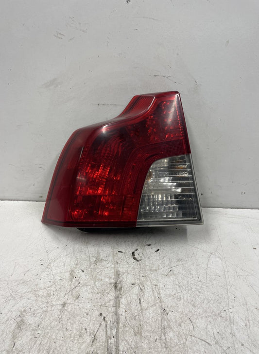 VOLVO S40 / V50 / C30 / C70 (MS, MW) (2004-2012) /  2009 Takavalo lokasuojan vasen - 30744537