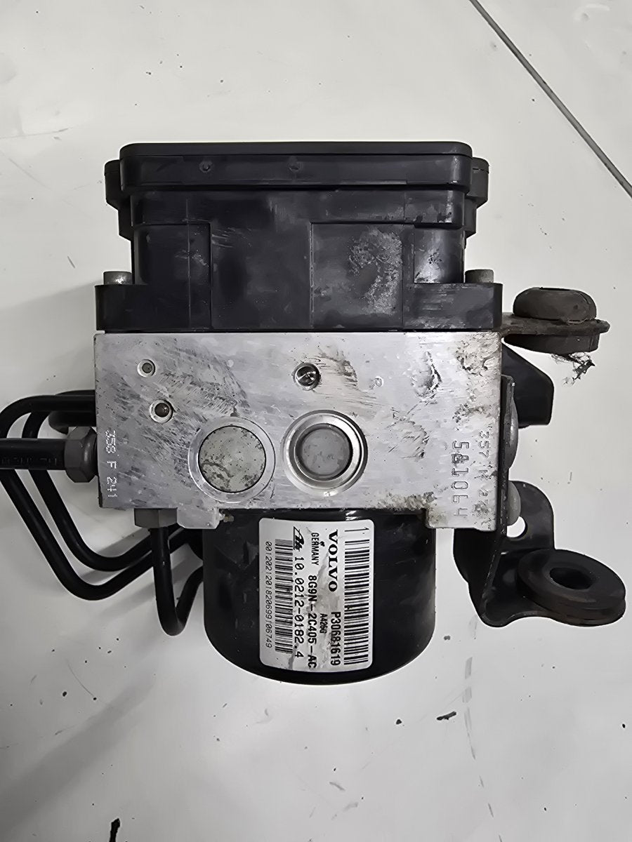 VOLVO V70 III (BW) (2007-2016) 2009 ABS hydraulikoneisto - P30681619 8G9N-2C405-AC 30681619